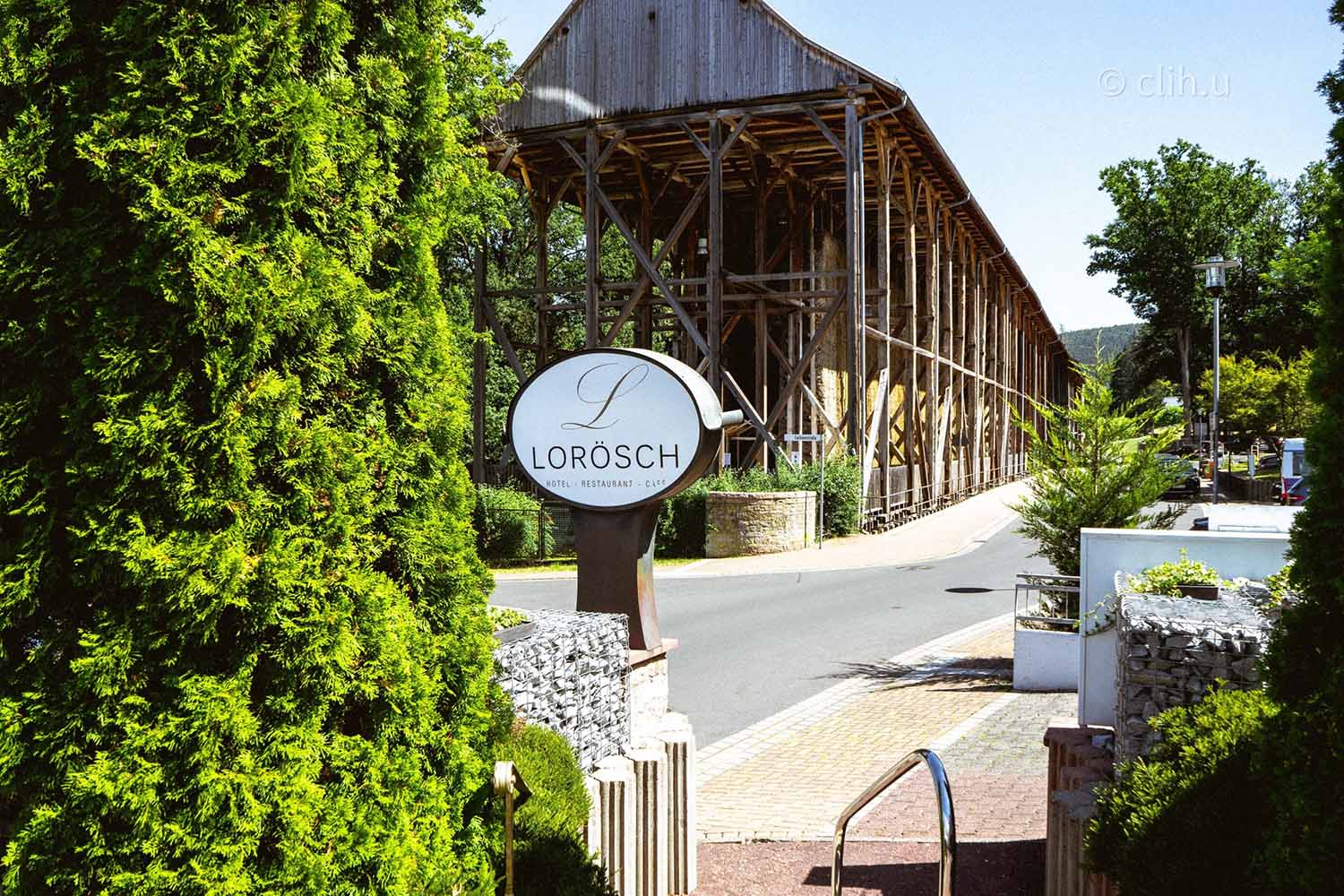 Lorösch-Schild vor dem Gradierwerk in Bad Orb
